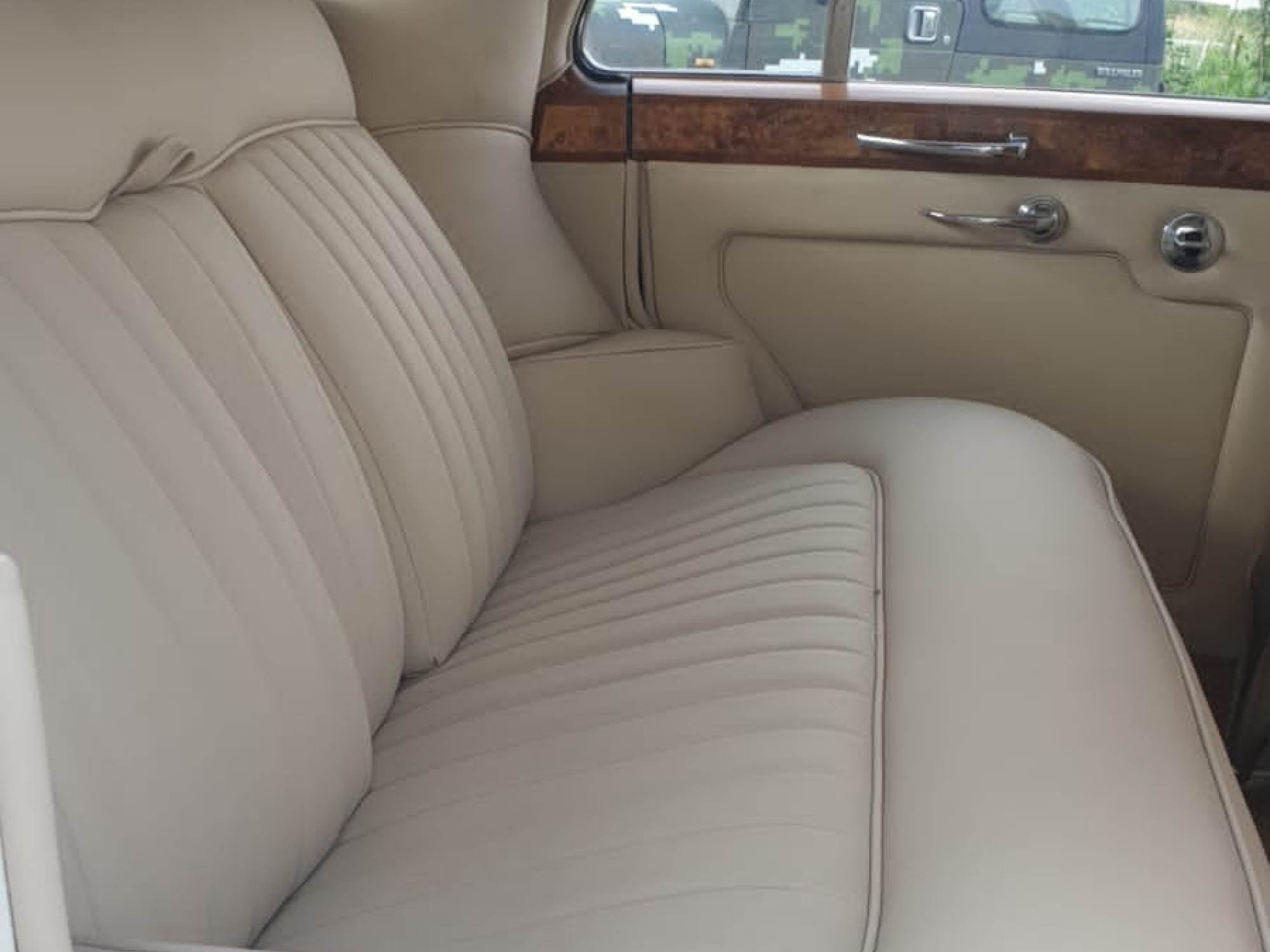 bentley-s2 interior image4