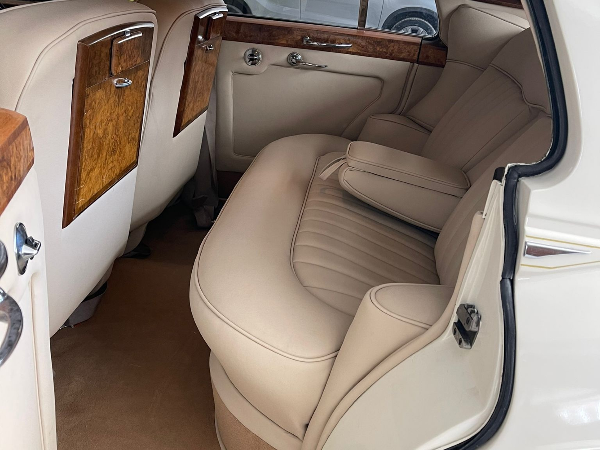 bentley-s2 interior image7