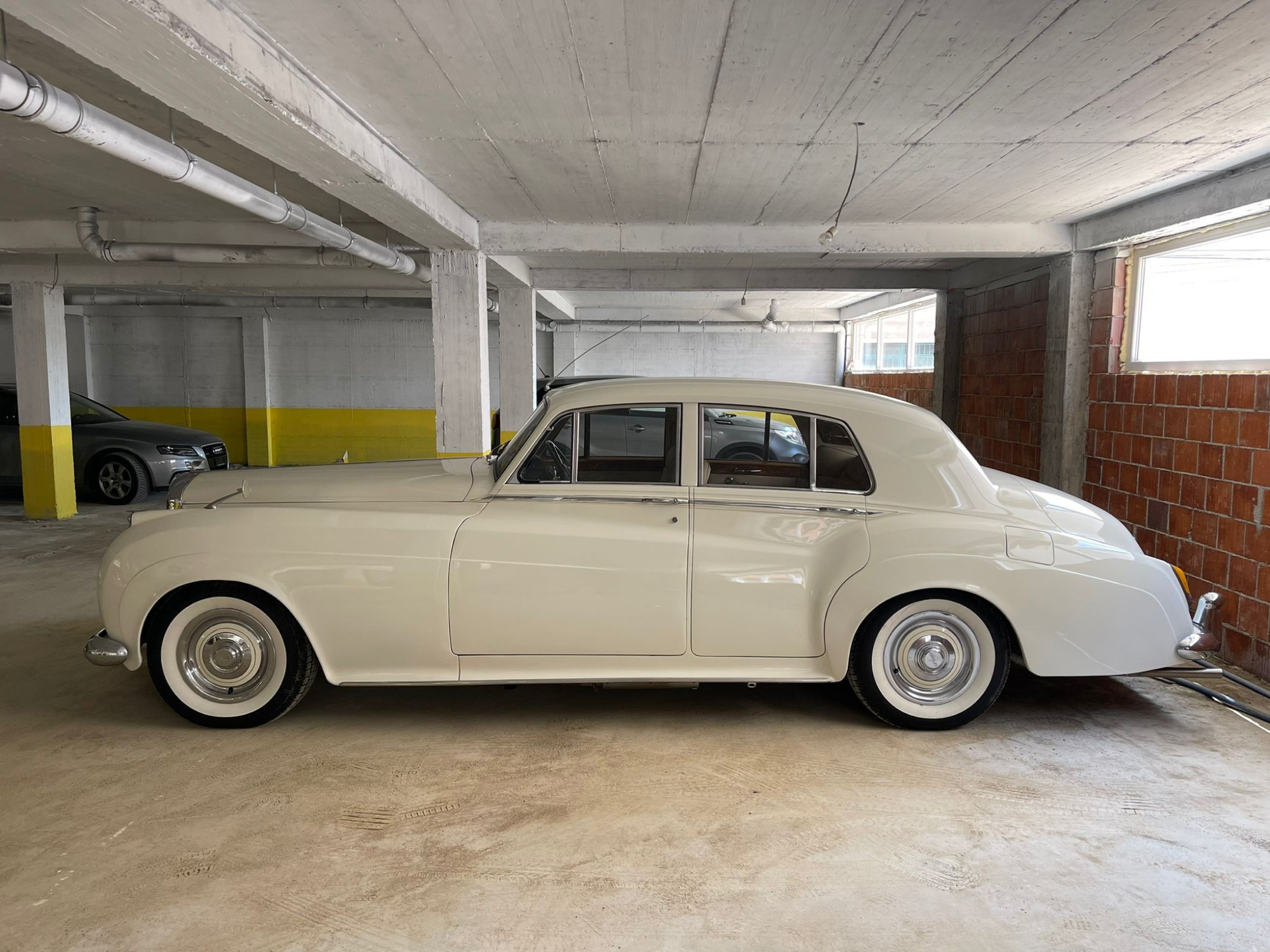 bentley-s2 interior image8