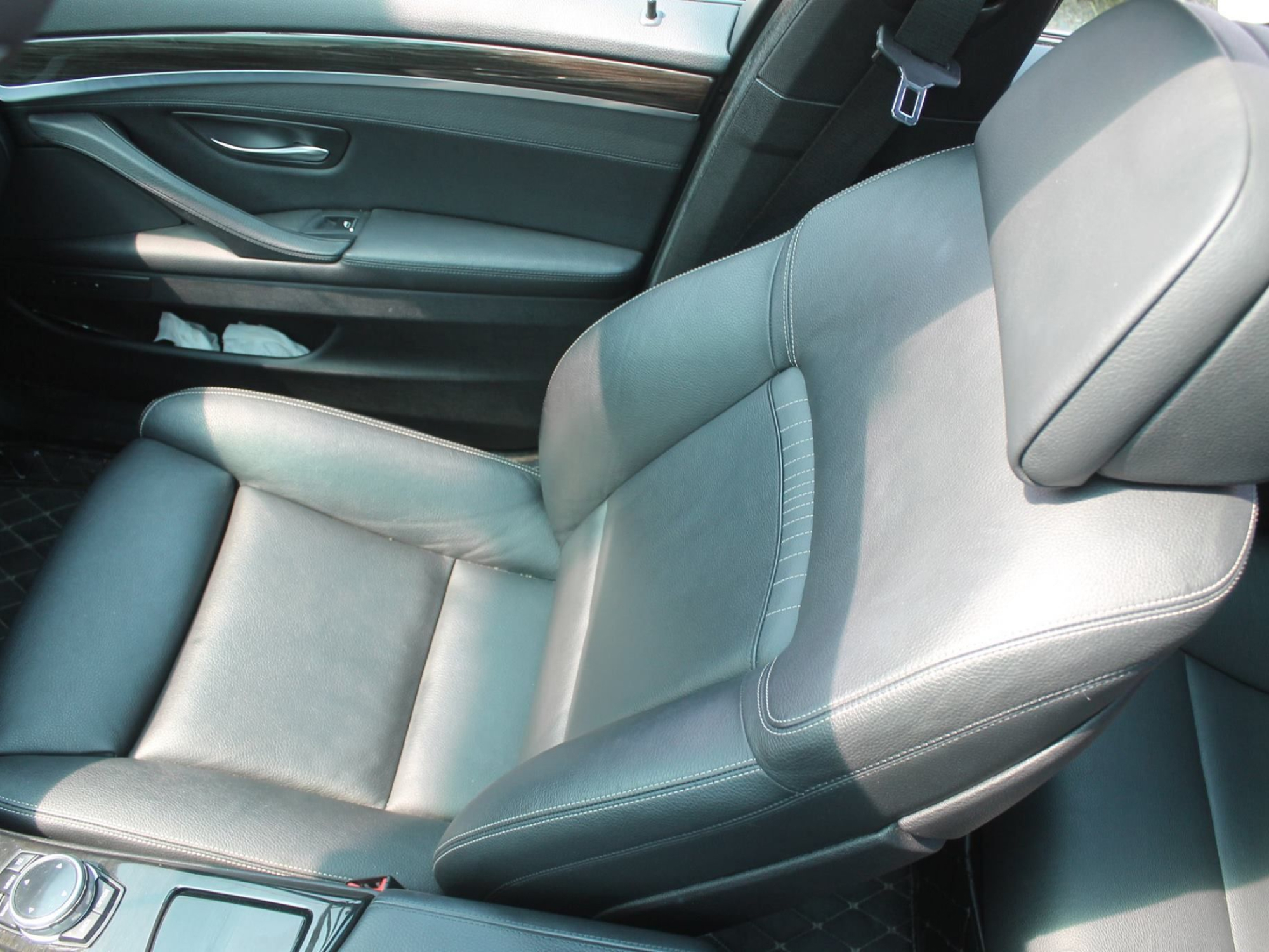 bmw m5 interior bild3